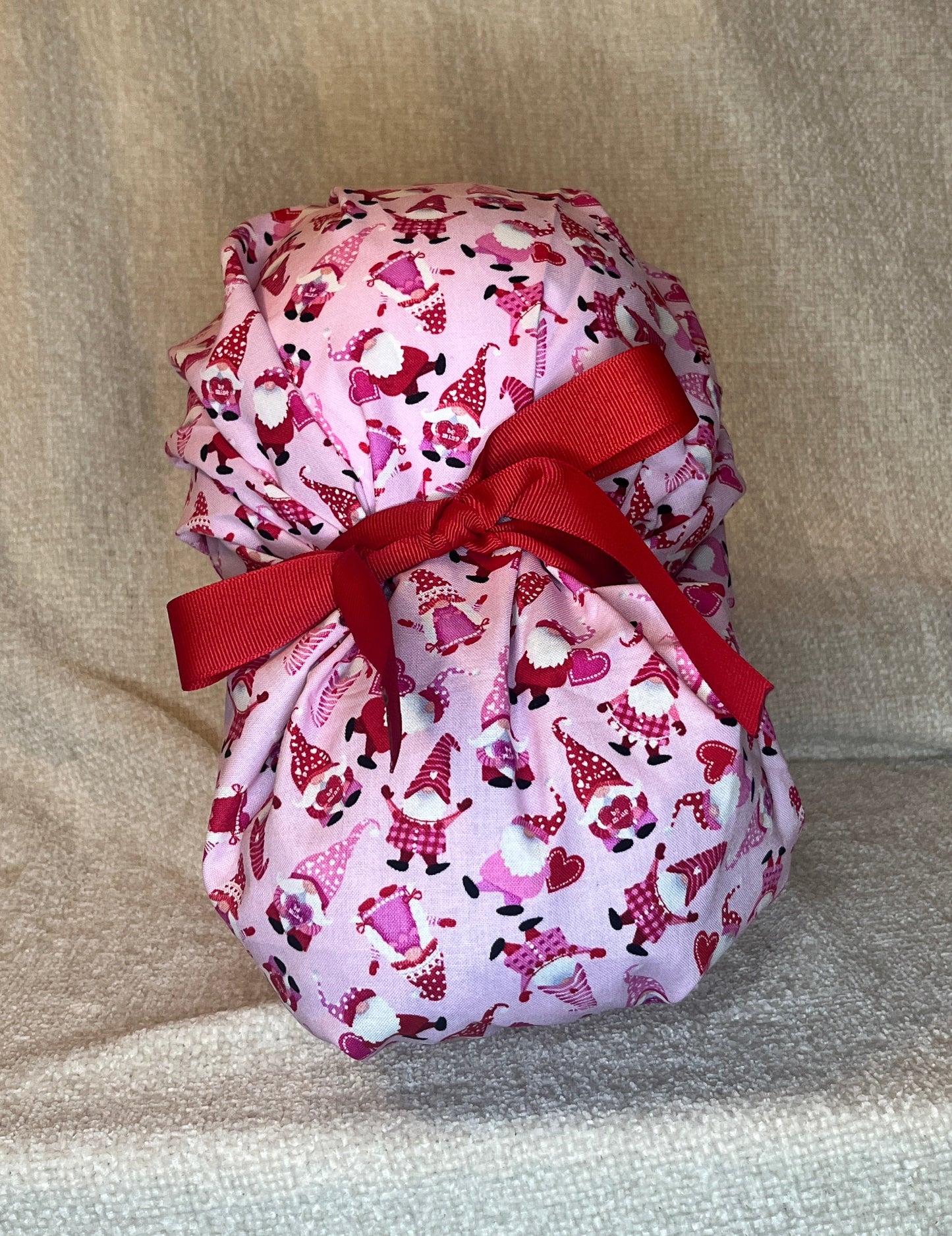 Bouffant/Ponytail: Valentine's Gnomes